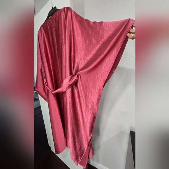 Beautiful Lounging Robe - Picture 4 of 4